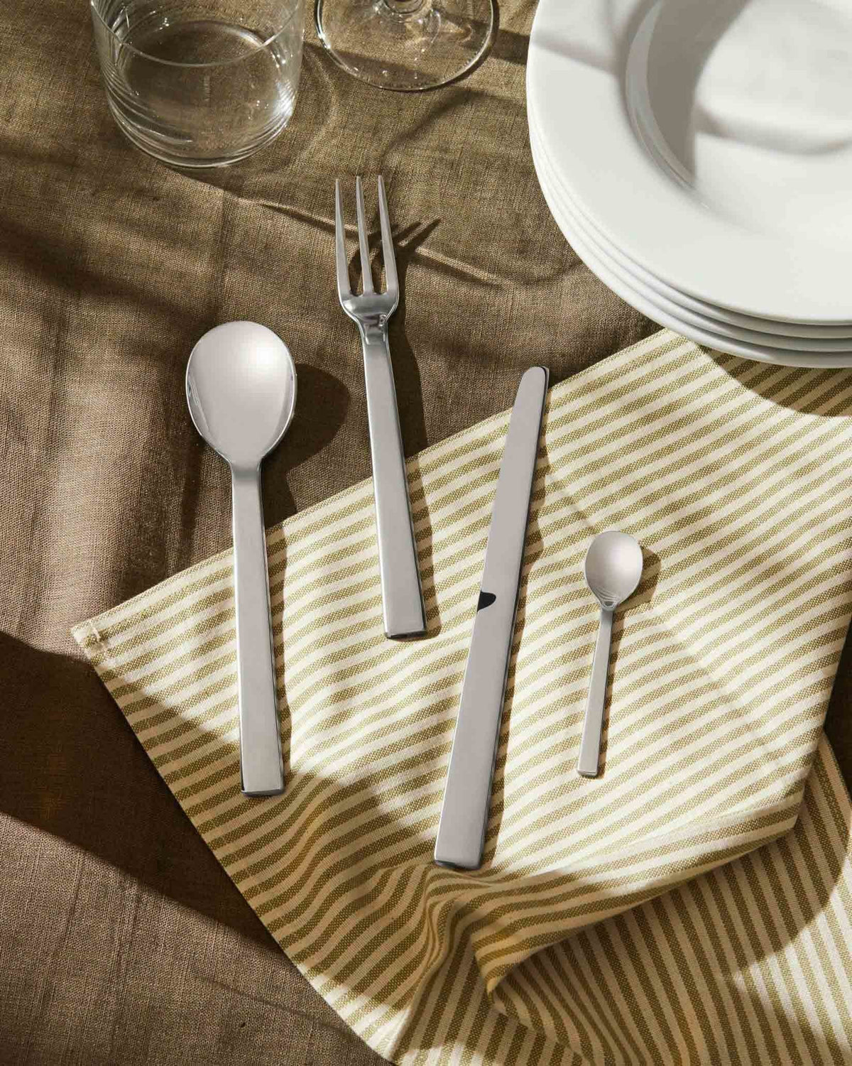 Alessi Santiago Cutlery Set — 72 Pieces / 18 People - alessi catalogue image 2