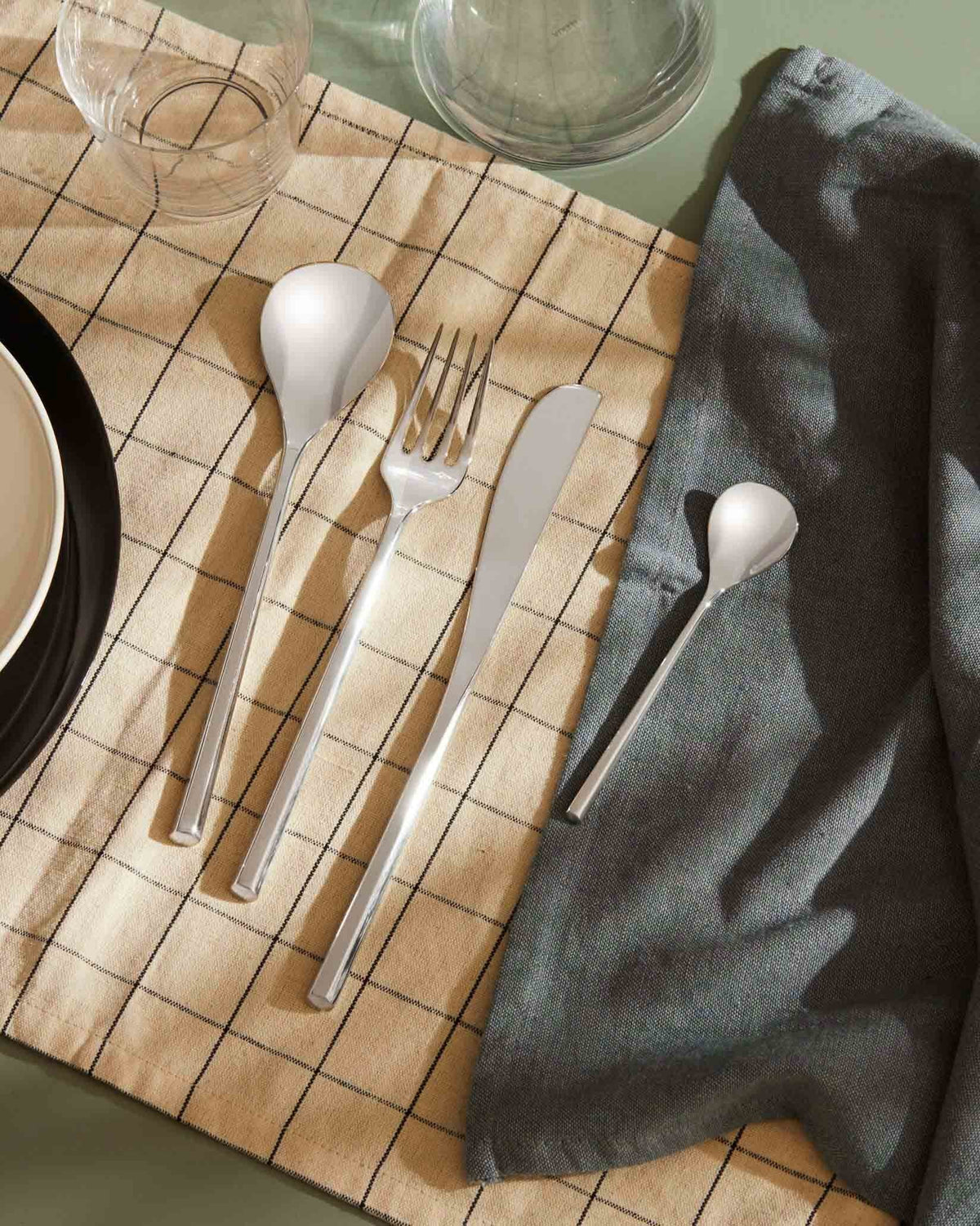 Alessi MU Cutlery Set — 72 Pieces / 18 People - alessi catalogue image 2
