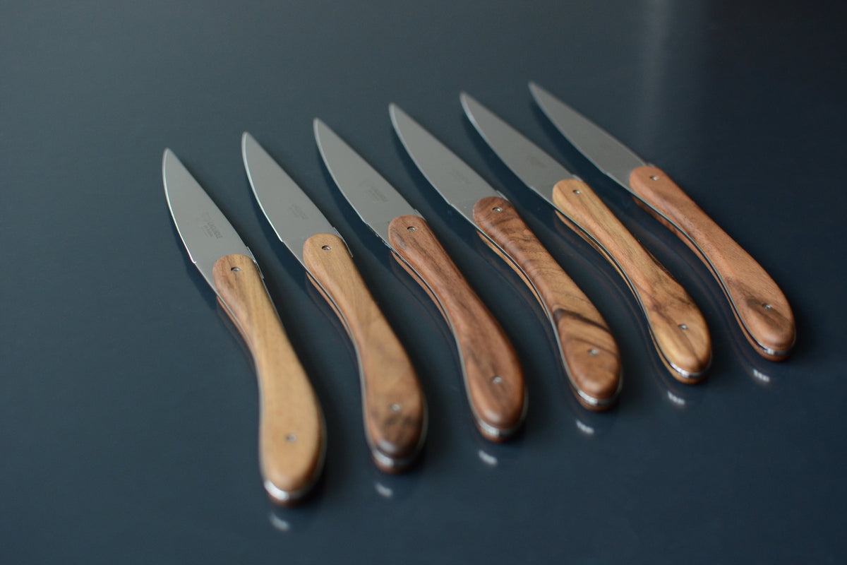 Laguiole en Aubrac Walnut Table Knives - 6 Pieces