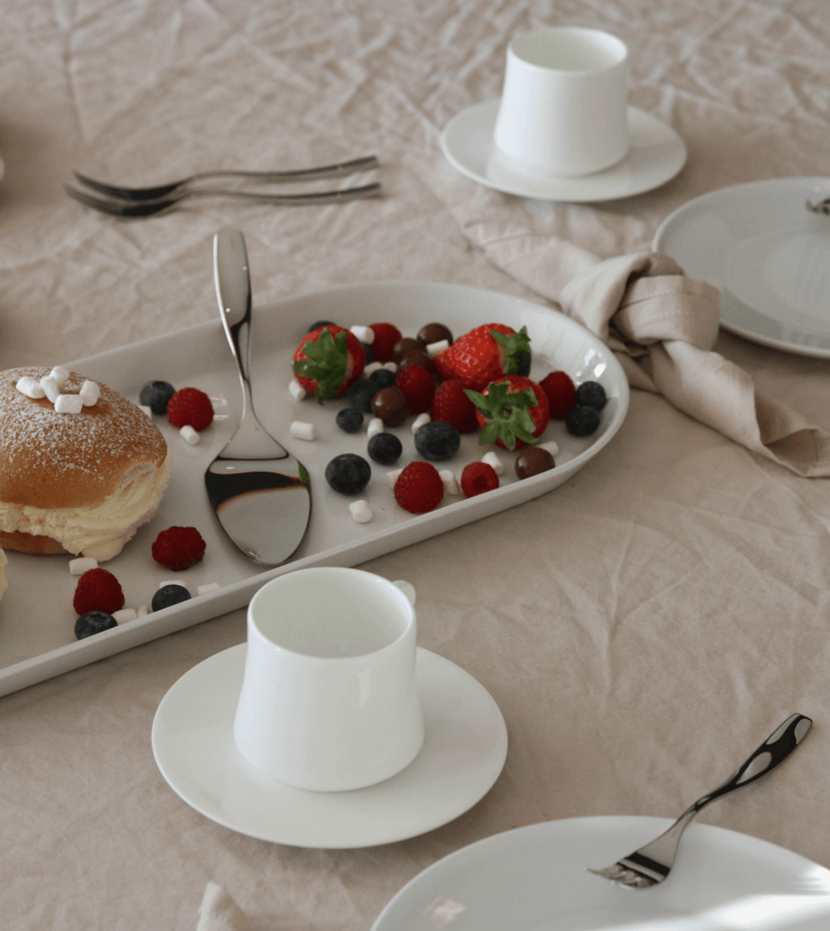 Hardanger Julie Cake Set
