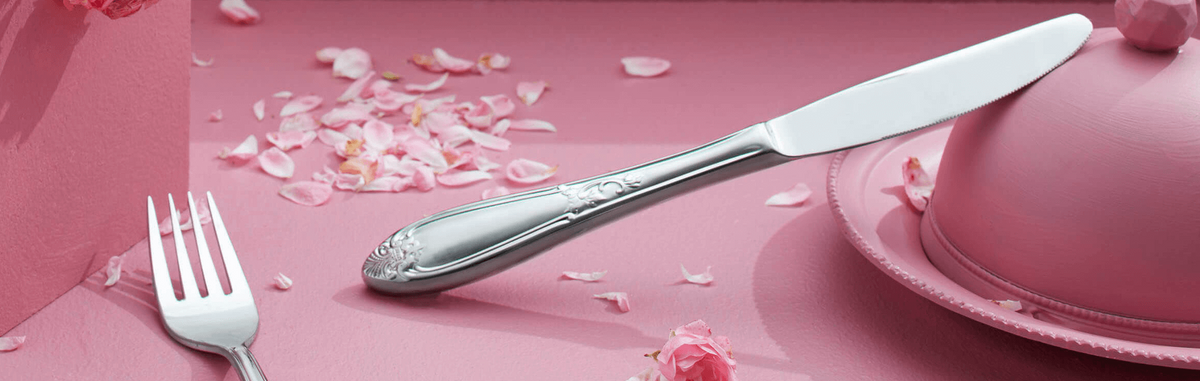 Hardanger Nina cutlery on a dressed table