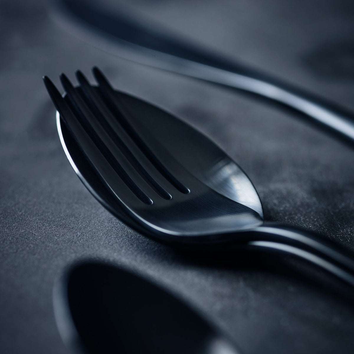 Table Noir for 108 — Noir Cutlery Set - image 3